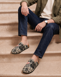 Travel Bug - Men's Canvas Slipons