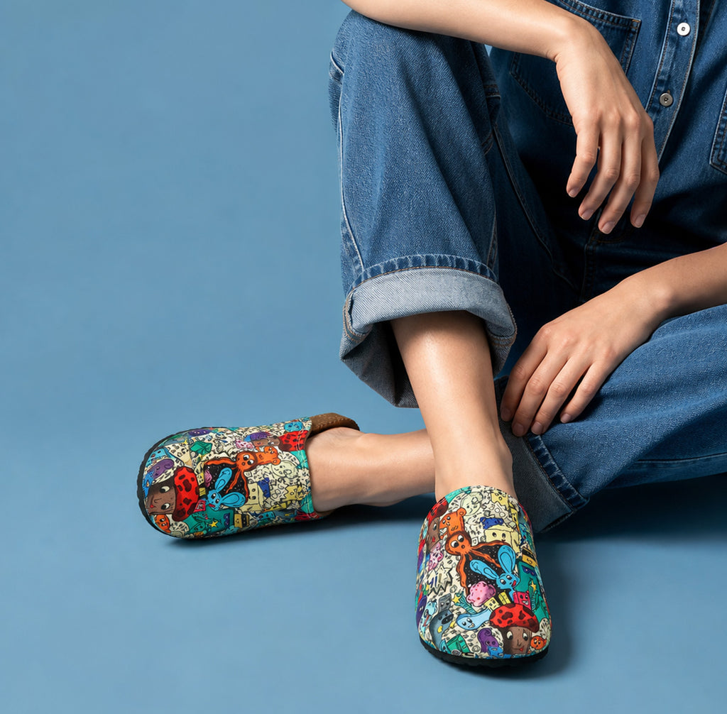 Cartoon Doodle - Men's Canvas Slipons