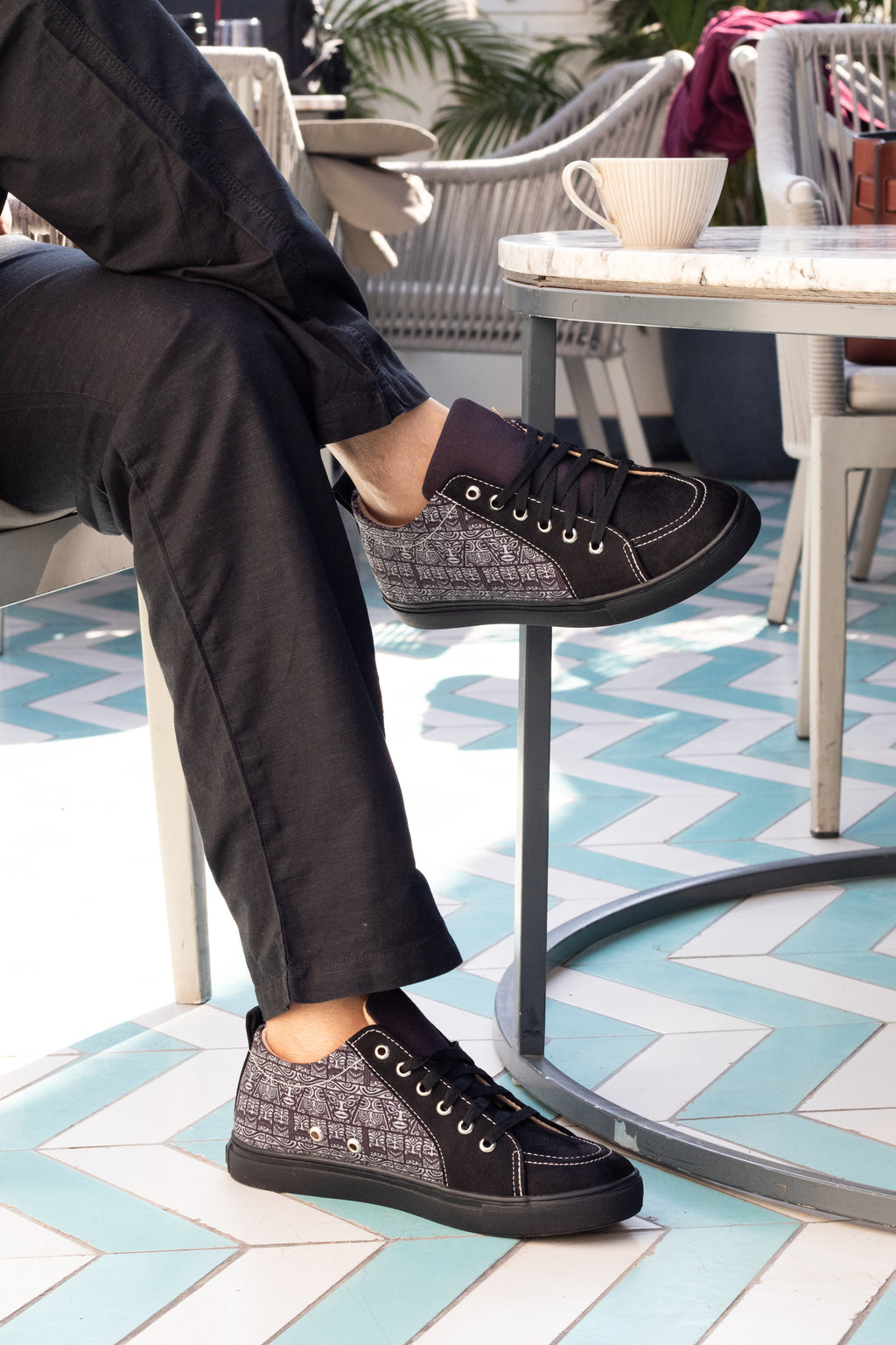 Black Mask - Men's Low-Top Suede Canvas Sneaker